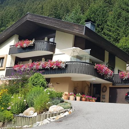 Haus Gueatli Lägenhet Gaschurn Exteriör bild